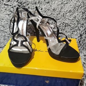 Marichi Mani Black and silver Heels size 9